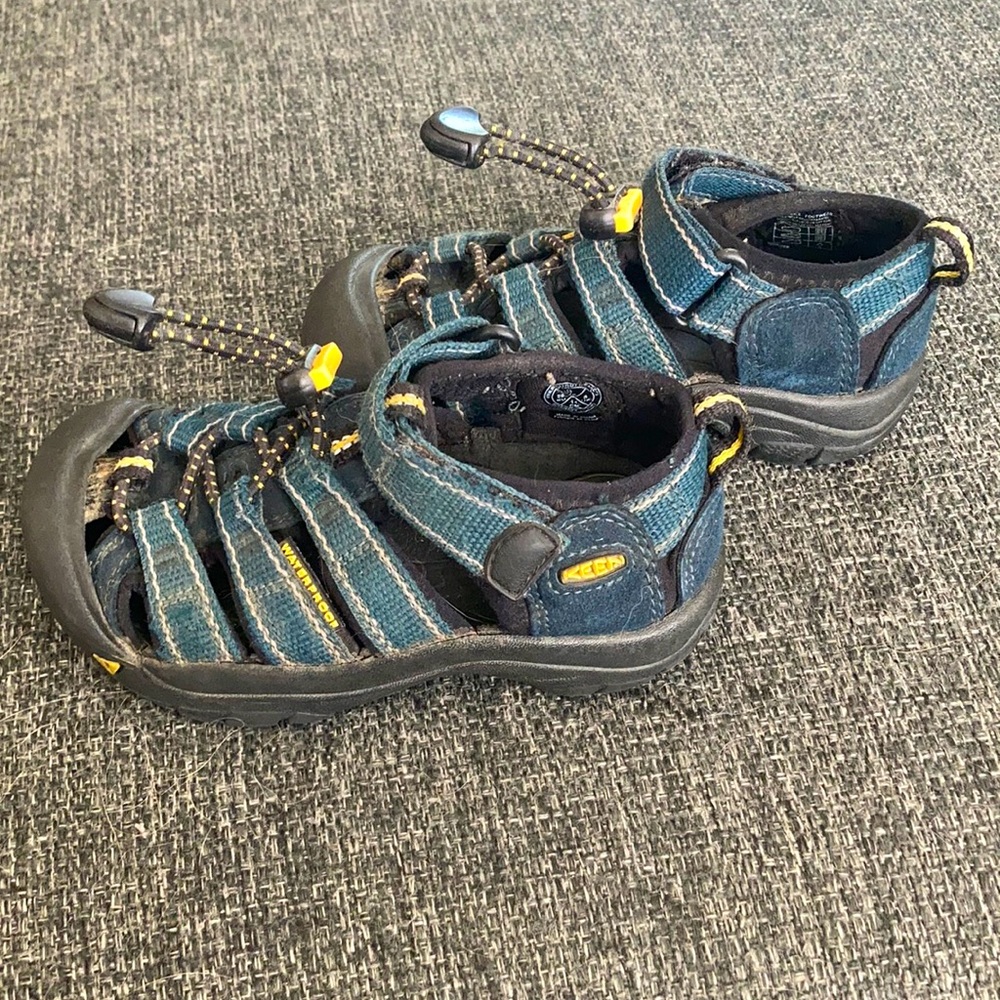 Keen boys sandals